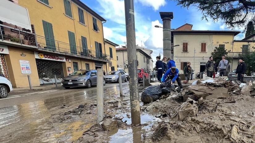 Il fanto davanti alla Conad di via Roma in centro a Quarrata (foto Nucci)