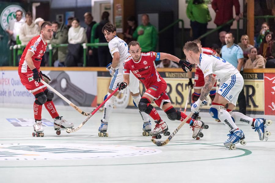 
	Un'azione del derby di Wse cup (foto ufficio stampa Cronenberg)

