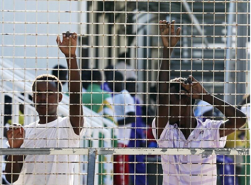 Ferrara, Cpr e polemiche: la Papa Giovanni XXIII al fianco del vescovo