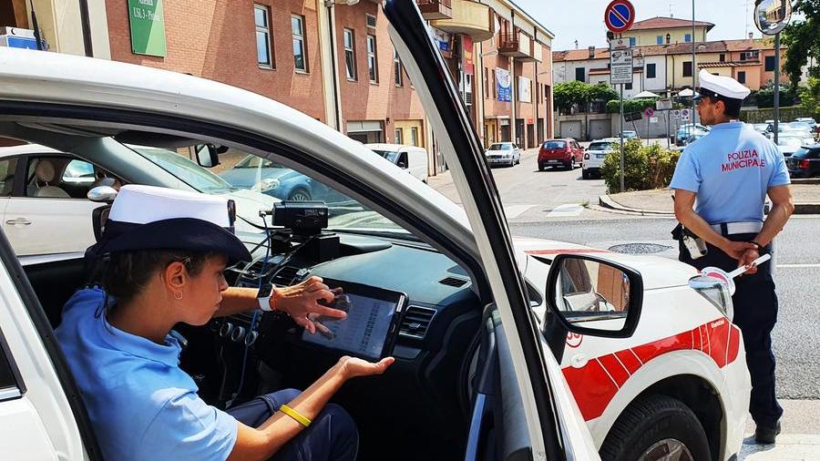 Firenze, fermato con due pc e un I-pad rubati dentro al trolley