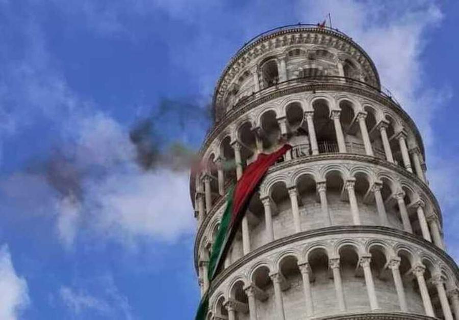 
	Torre di Pisa: la bandiera della Palestina

