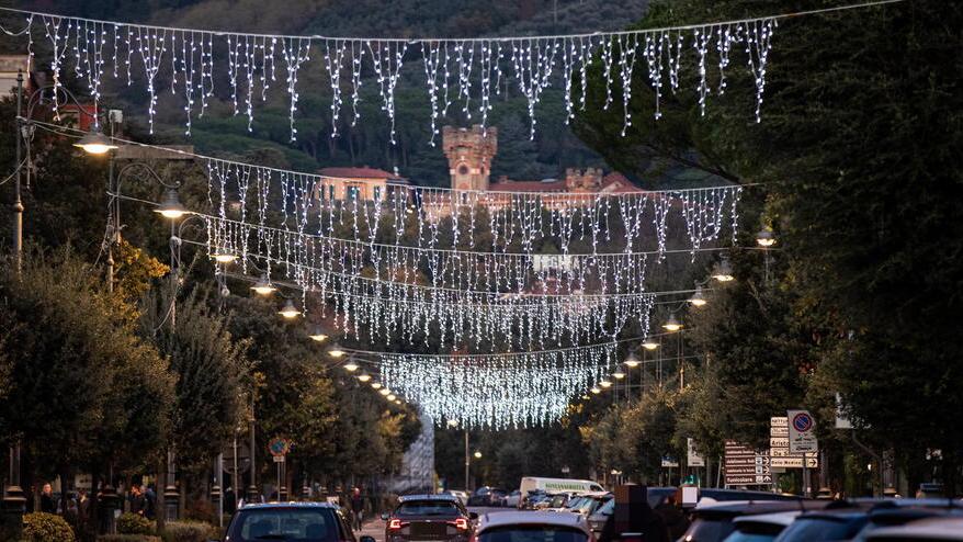 Montecatini, tutti i costi del Natale in città: per le luminarie 100mila euro
