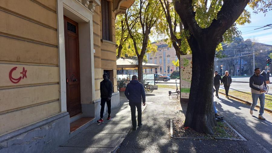 Modena, accoltellato durante rissa: 17enne rischia di morire