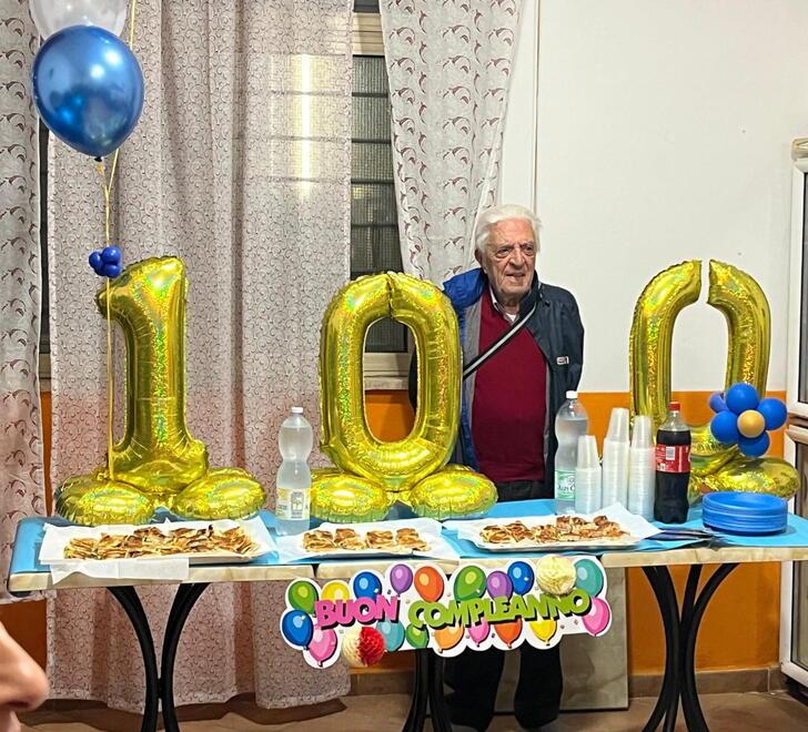 Ermanno Valtriani, cento anni col Livorno calcio nel cuore: «Ecco i miei segreti di lunga vita»<br>
