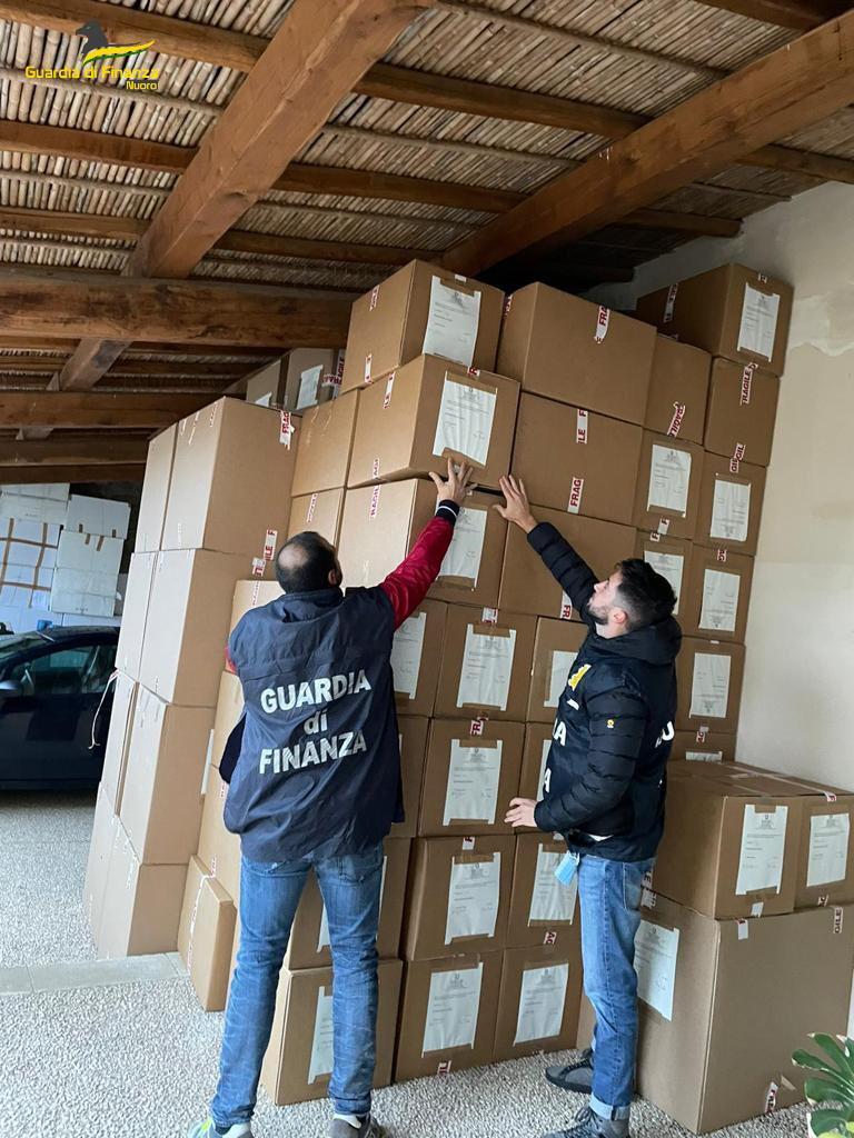 Capannone agricolo a Lodine nascondeva 370 chili di infiorescenze di marjiuana: imprenditore denunciato