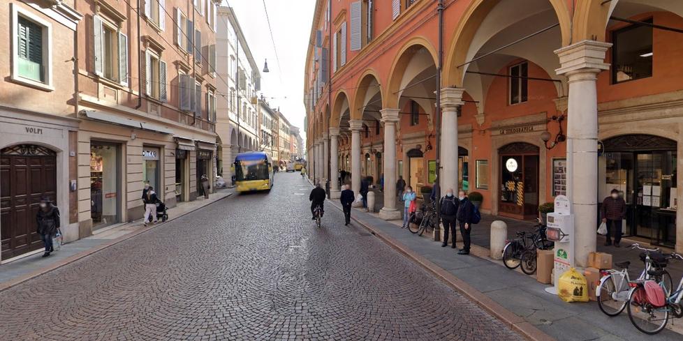 Modena, rapinò commessa in centro: condannato a sei anni&nbsp;