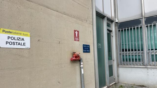 Pisa, muore a 78 anni davanti all’ufficio della polizia postale
