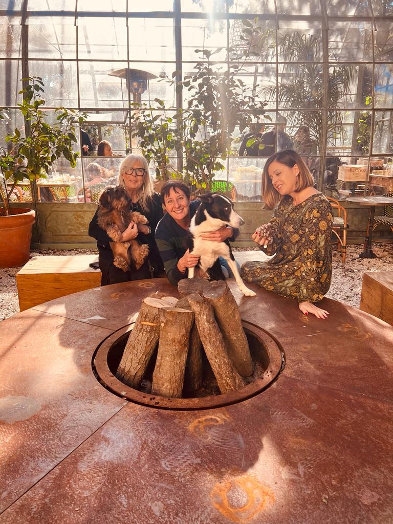 Happy Dog, foto di famiglia con il cane<br>
