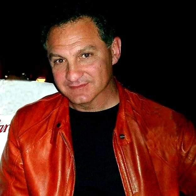 Carrara, Checco dj Bontempi con il suo “Ritmo” scala ancora le top