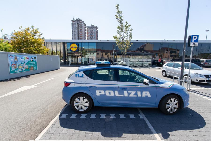 Ferrara, rapina in un supermercato: subito arrestato dalla polizia