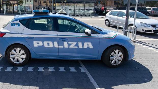 Ferrara, rapina in un supermercato: subito arrestato dalla polizia