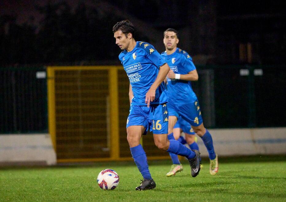 Un’azione del Prato nel derby perso con la Pistoiese (foto Autovino)