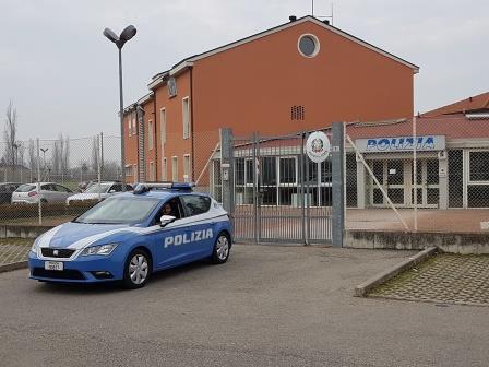 Carpi. Alla guida senza patente e in stato di ebbrezza, 30enne irregolare fermato dalla polizia e accompagnato al Cpr