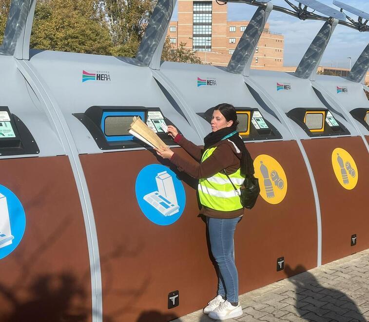 “Casette Eco Smarty” per plastica e carta. Attivate le prime sei a Modena<br type="_moz" />
