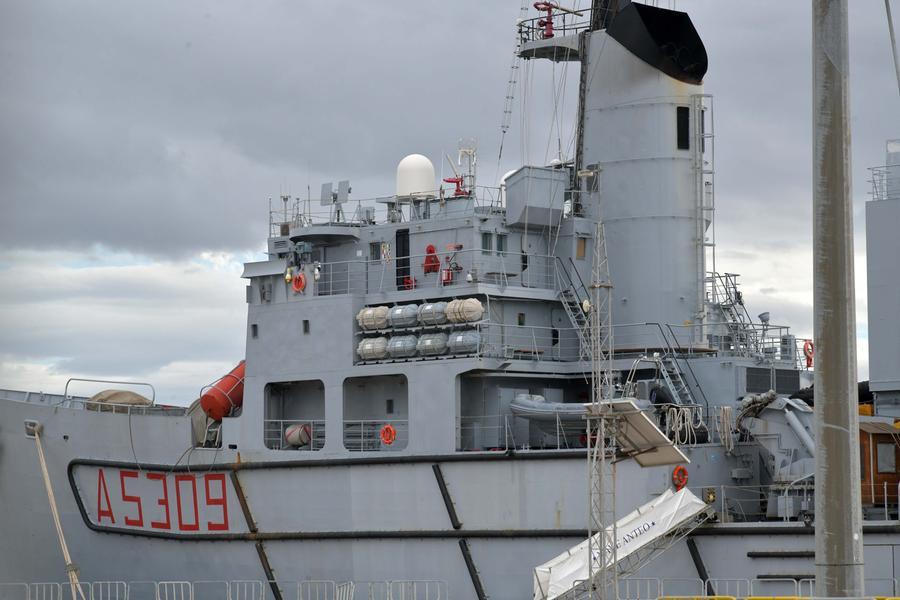 
	La nave "Anteo" della Marina militare (foto Vanna Sanna)

