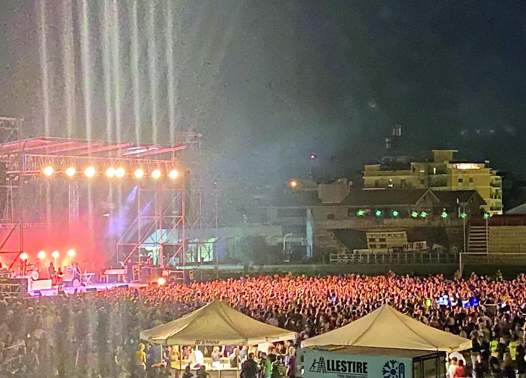 L’isola dei grandi eventi: «Un turismo possibile con gli aerei low cost»