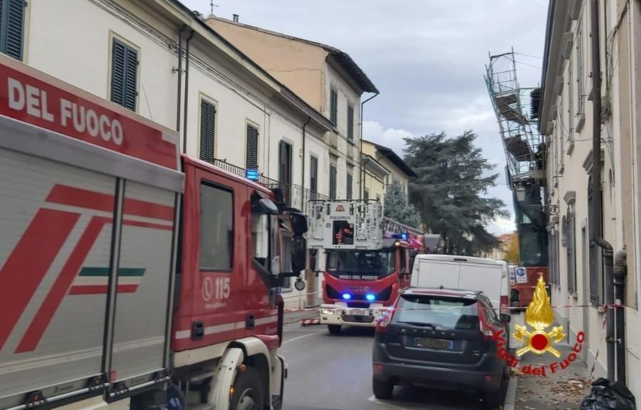 
	Prato, il ponteggio pericolante

