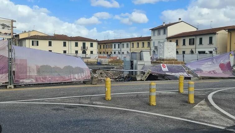 Il cantiere abbandonato in piazza XX Settembre a Poggio a Caiano