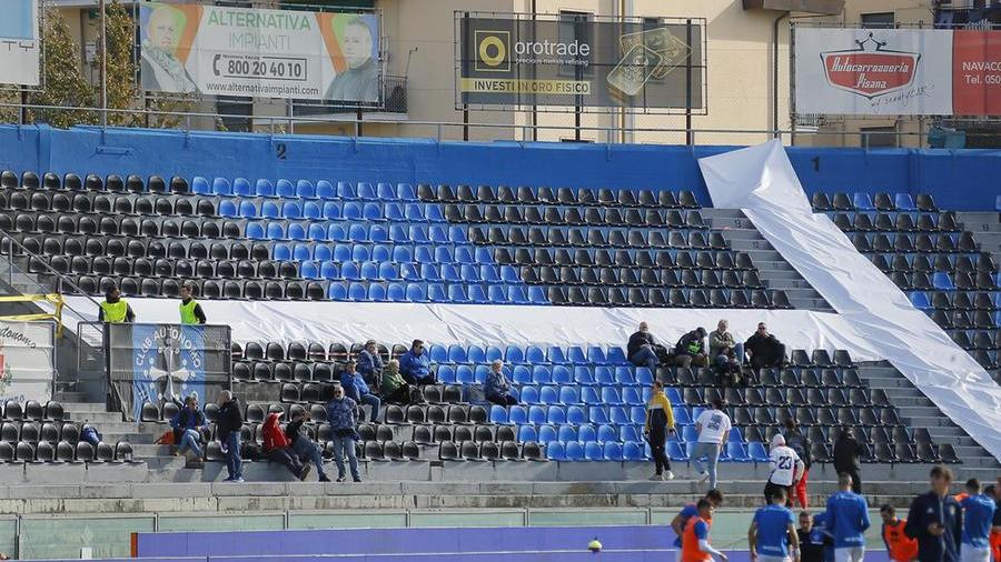 Pisa, caso Gradinata: il club “trasferisce” i suoi abbonati