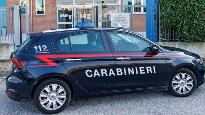 Trovato morto in una canonica nel Copparese: indagano i carabinieri