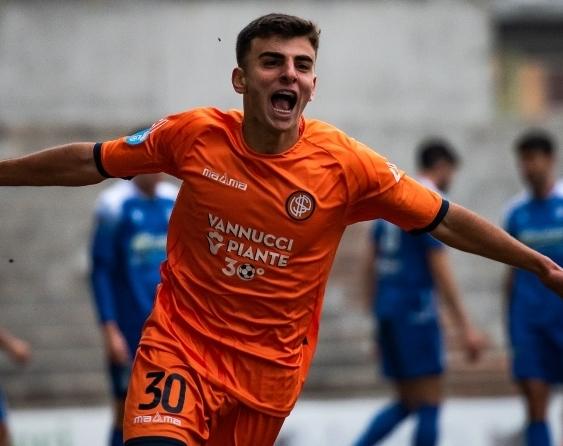 La gioia di Francesco Nardella dopo il gol del 2-0 contro il Borgo San Donnino