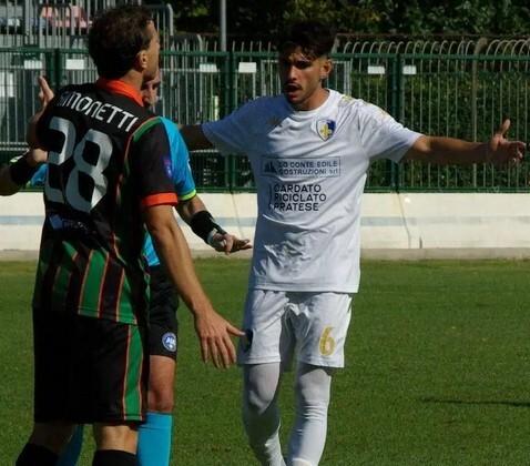 Bruno De Pace nel corso dell’incontro disputato dal Prato contro l’Aglianese