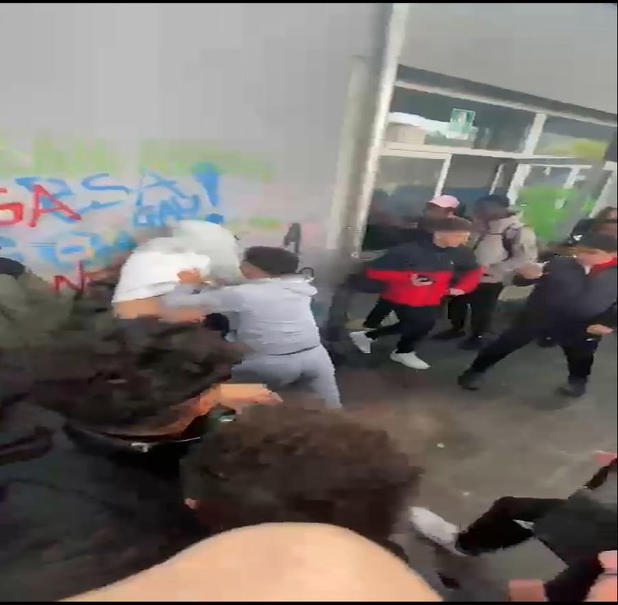 Vignola, rissa e ragazzi che filmano: ecco il “Fight Club” mentre si aspetta il bus