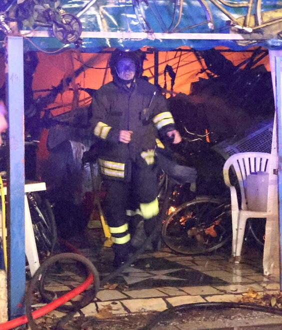 Partaccia, rogo al negozio di biciclette