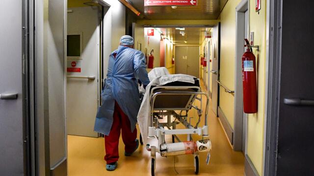 Carpi. Infermieri, niente ferie da mesi: «Ci riposiamo solo in malattia»