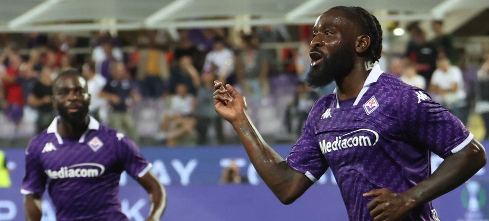 Qui sopra l’angolano M’Bala Nzola, finora ha segnato un gol in campionato e uno in copp