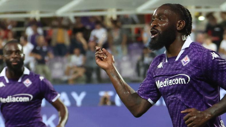 Qui sopra l’angolano M’Bala Nzola, finora ha segnato un gol in campionato e uno in copp
