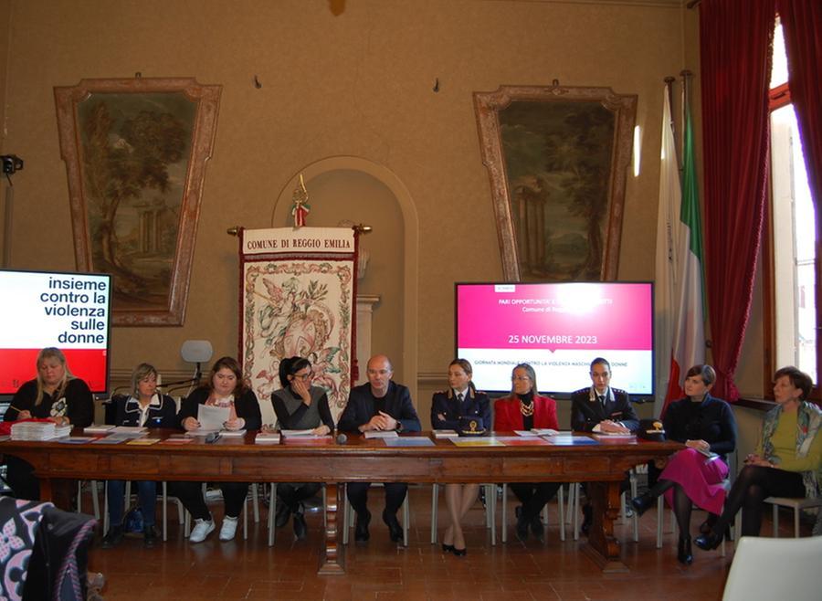 Stalking, maltrattamenti e stupri: in un anno a Reggio Emilia 500 donne soccorse