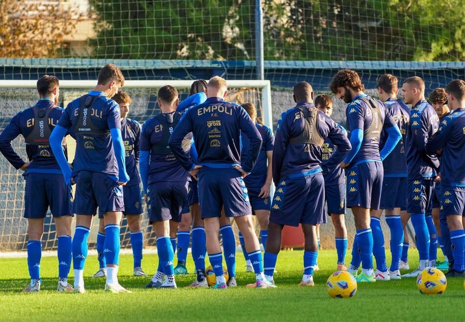 Un allenamento degli azzurri di mister Andreazzoli nei giorni scorsi, quando all’appello mancavano ancora molti calciatori (Foto Empoli Fc)