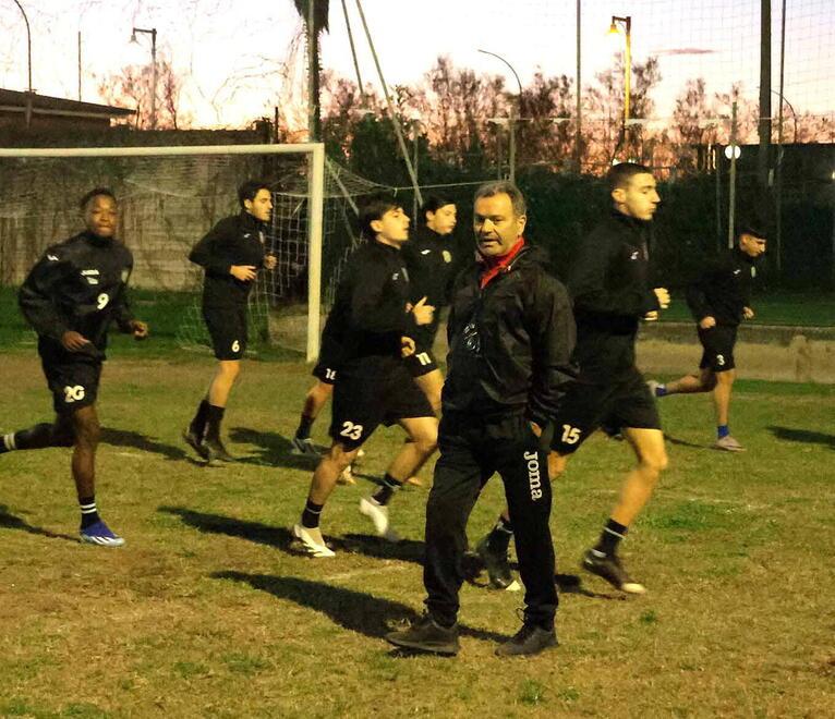 Il primo allenamento ieri a Marina di Massa