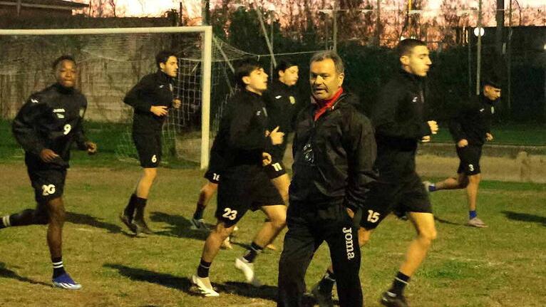 Il primo allenamento ieri a Marina di Massa