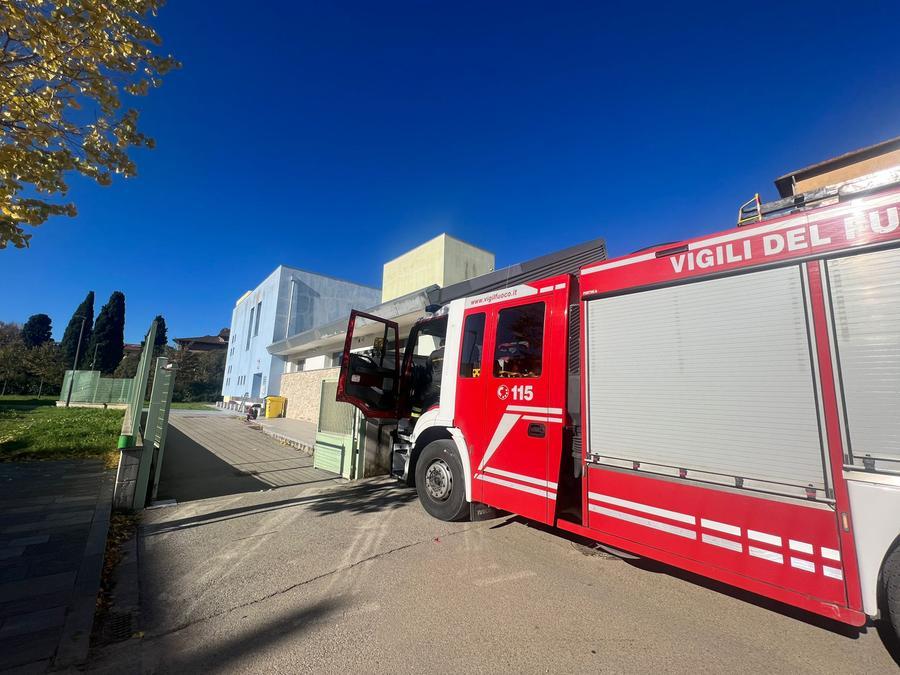 Quarrata, principio d’incendio: evacuata la scuola Caramelli