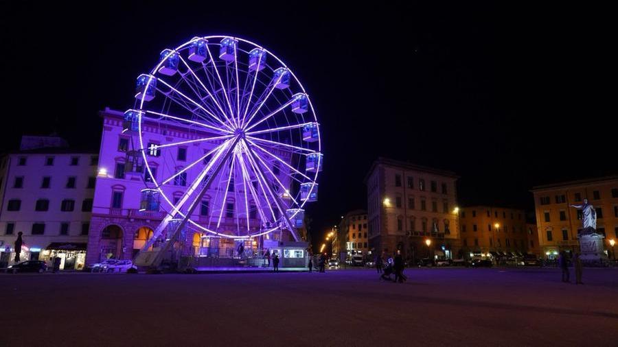 La ruota panoramica di piazza della Repubblica (foto Franco Silvi)