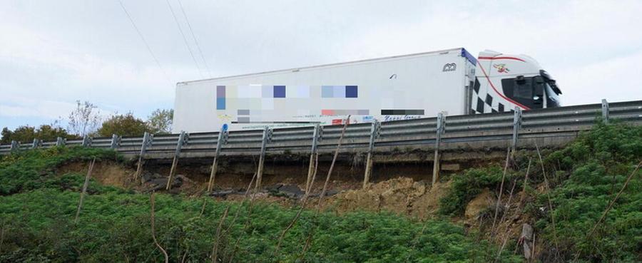 
	La frana sotto la Fi-Pi-Li

