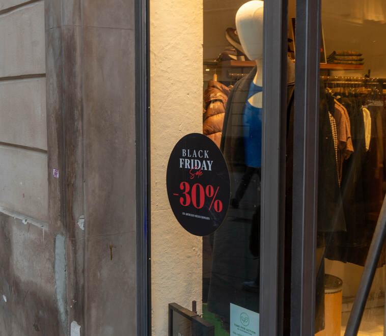 Il Black Friday si “mangia” il Natale: il 74% lo usa per comprare i regali<br type="_moz" />
