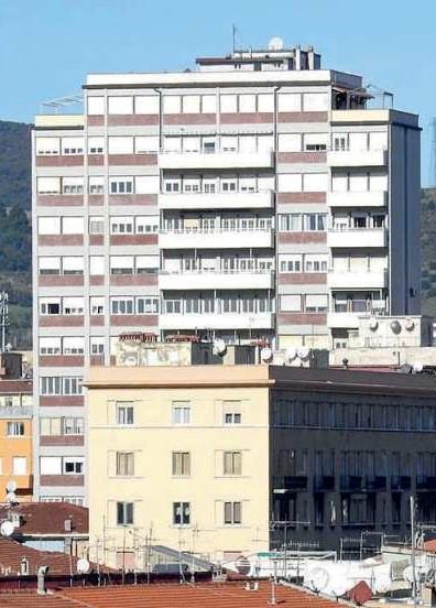 Piombino, coppia sul lastrico per i morosi: «Non arriviamo a fine mese»