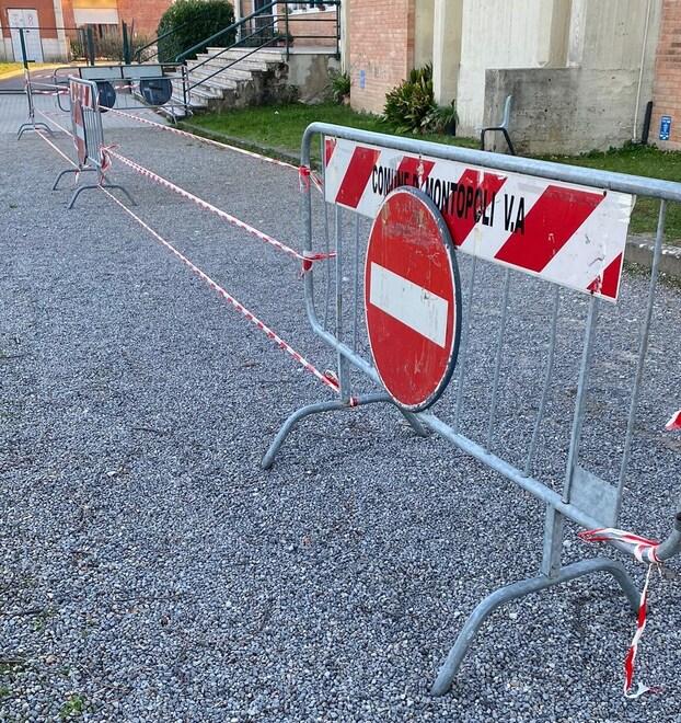 Montopoli, è allarme infiltrazioni al Galilei: «Rigonfiamenti sulla facciata»<br>
