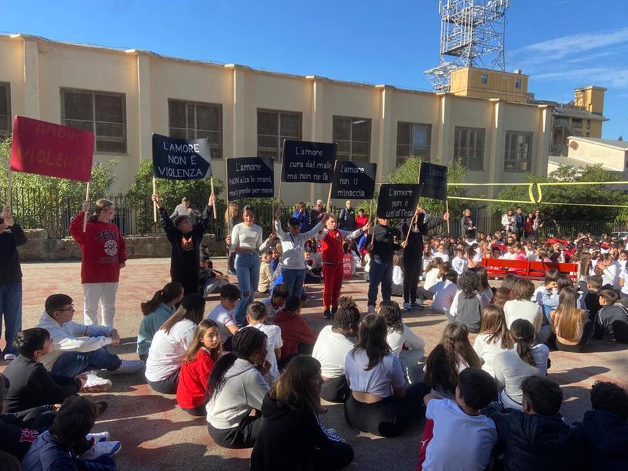 
	Il flash mob a Sassari nella scuola media di via Gorizia&nbsp;del comprensivo Pertini-Biasi

