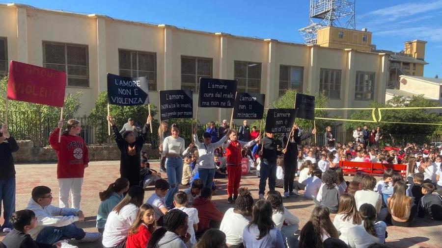 
	Il flash mob a Sassari nella scuola media di via Gorizia&nbsp;del comprensivo Pertini-Biasi

