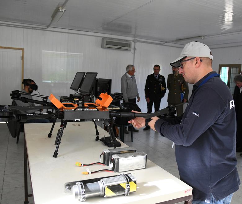 Il Distretto aerospaziale prende vita, i droni sbarcano in Ogliastra: inaugurata la base del Dass a Tortolì 