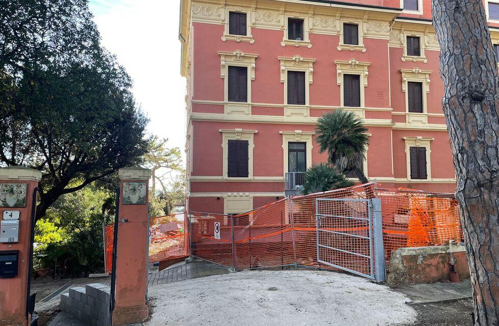 Castiglioncello, il Miramare resta chiuso: cantiere fermo da mesi
