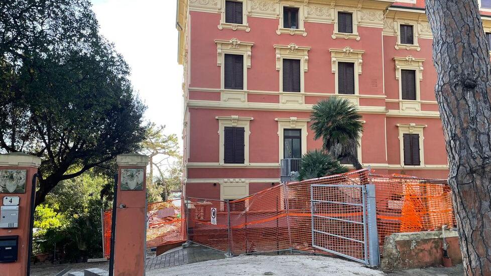 Castiglioncello, il Miramare resta chiuso: cantiere fermo da mesi