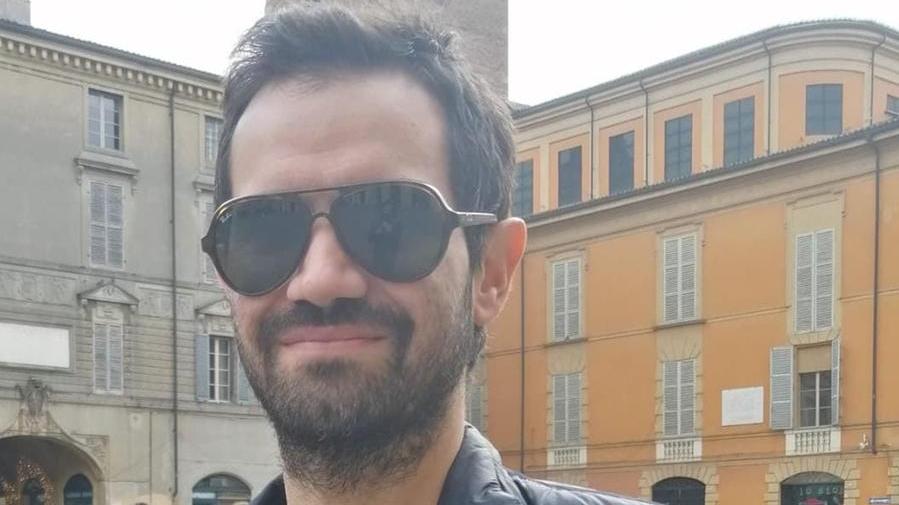 Reggio Emilia, muore a 34 anni dopo una lunga malattia: martedì i funerali di Fabio Vicini