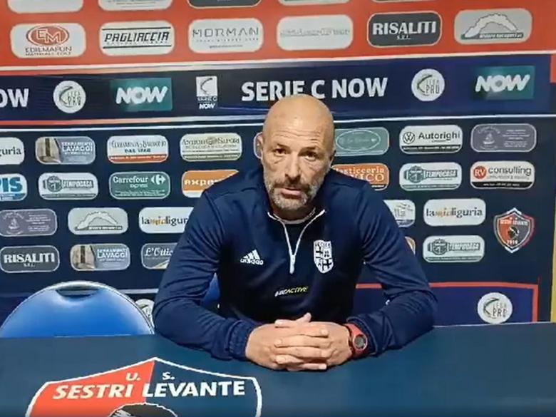 
	Alfonso Greco allenatore della Torres

