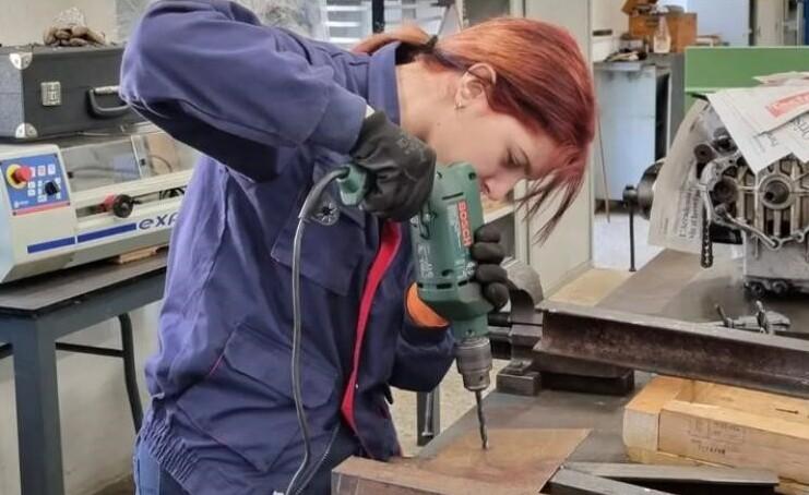 Una ragazza tra i motori: non credo che ci siano lavori maschili, alla fine conta l’impegno che ci metti