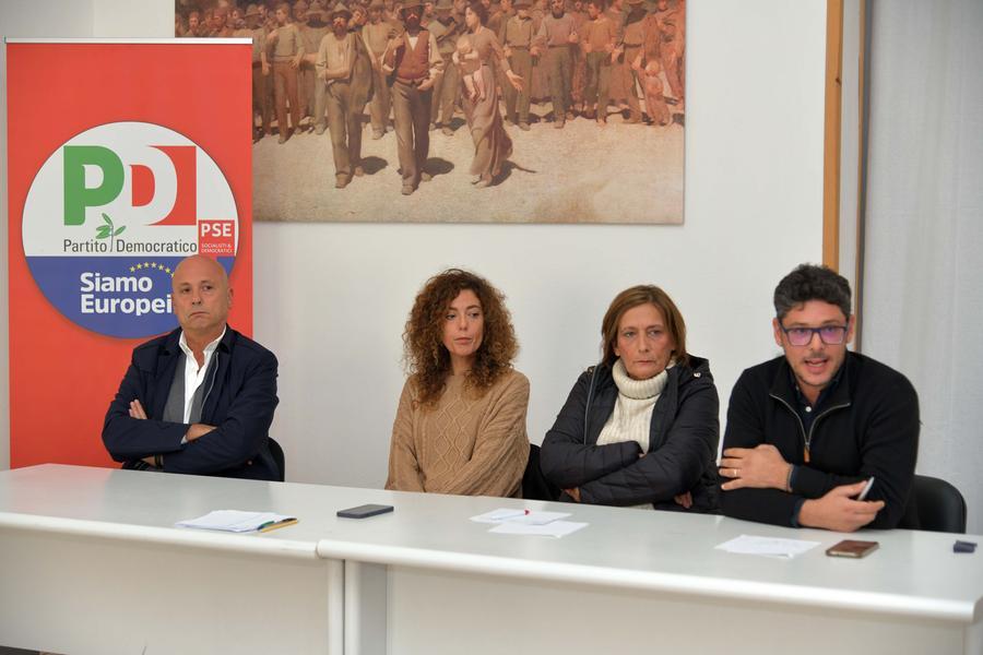 
	Da sinistra i consiglieri Rino Piccinnu, Ivana Russu, Maddalena Corda e il segretario Pietro Spano

